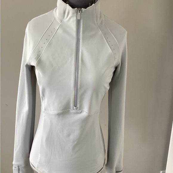 Lululemon Cold Weather Running Half Zip Women's Dove Grey High-Neck Top. - Picture 6 of 12